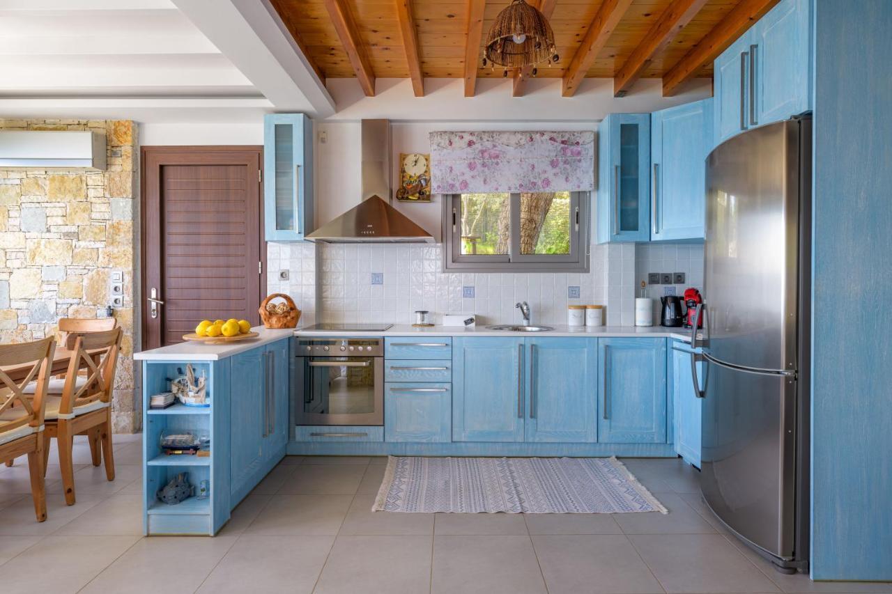 Crystal Beach Villa Халкида Экстерьер фото