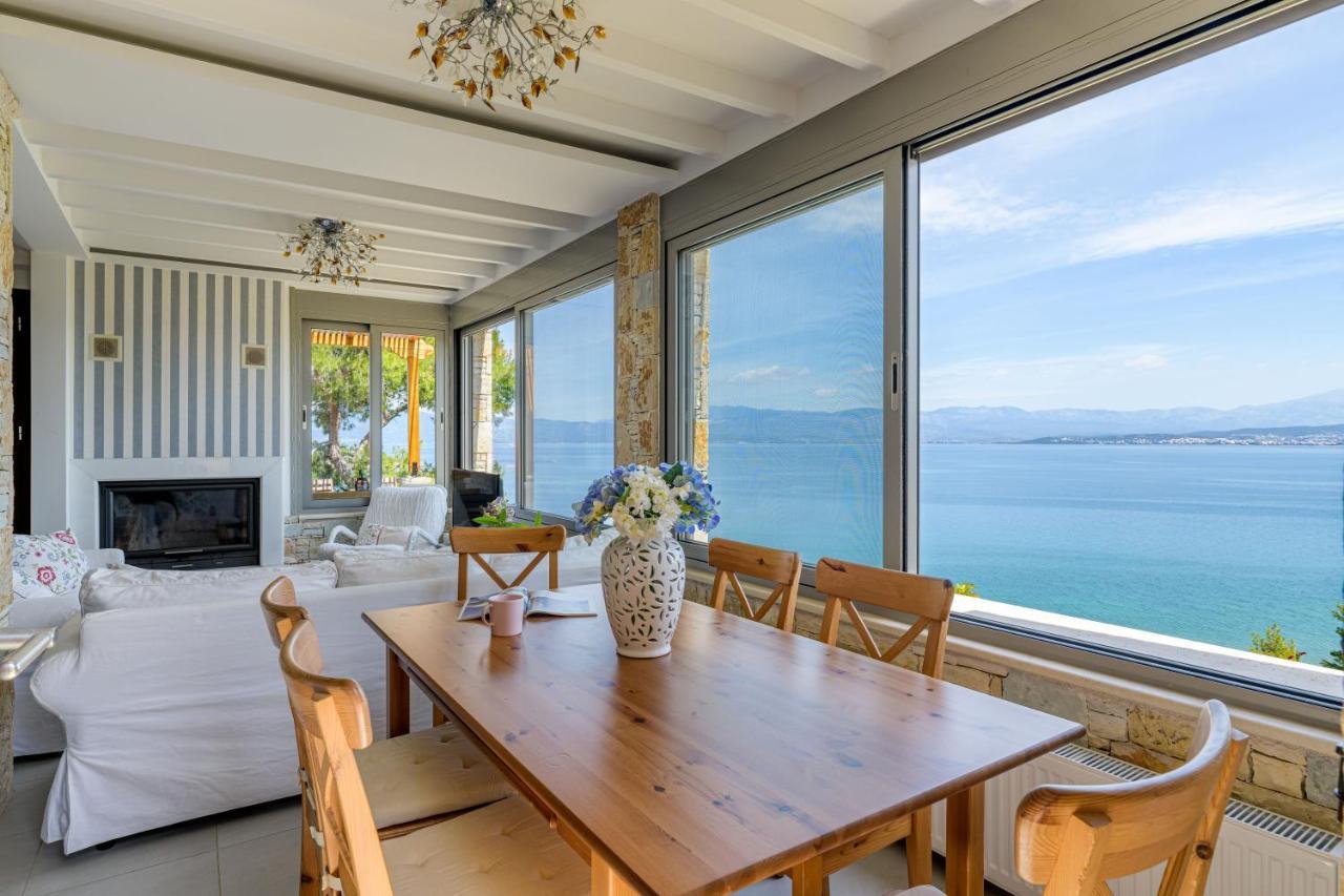 Crystal Beach Villa Халкида Экстерьер фото